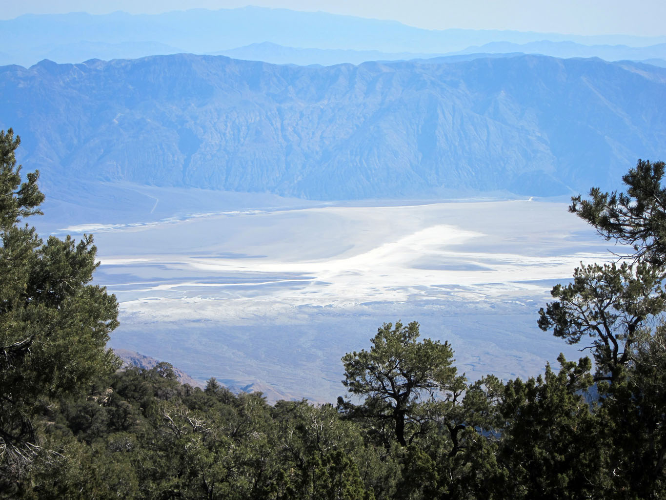 2014-08-IMG-1402-looking-down-at-badwater